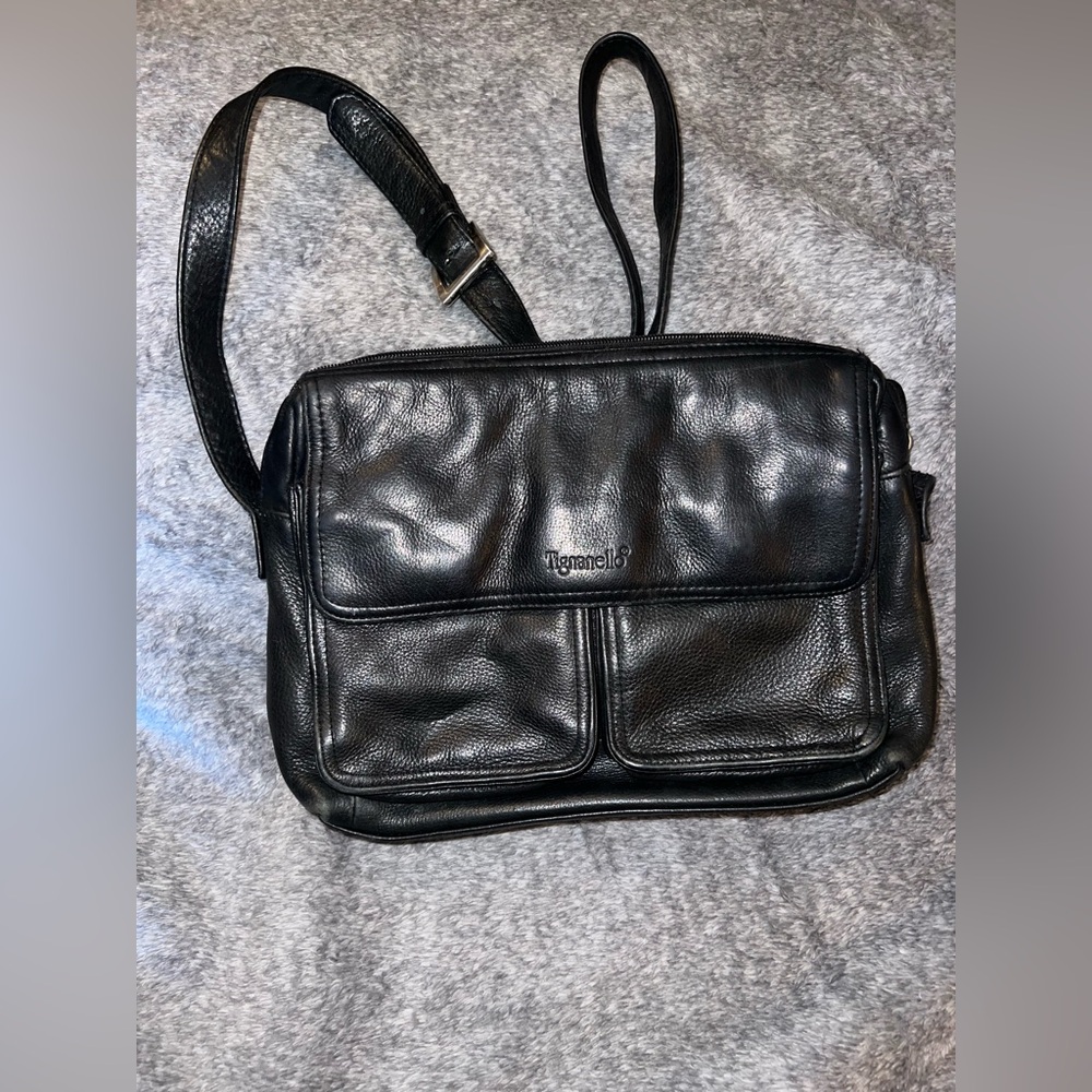 Women’s Tignanello Black Leather Multi Pocket Convertible Strap Crossbody